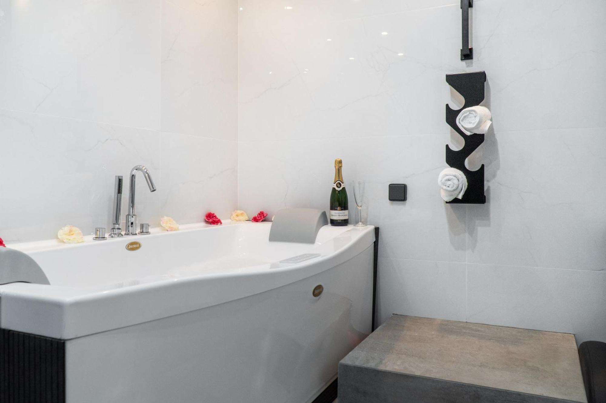 Paradise+ With Jacuzzi In The Heart Of Athens! Exterior photo